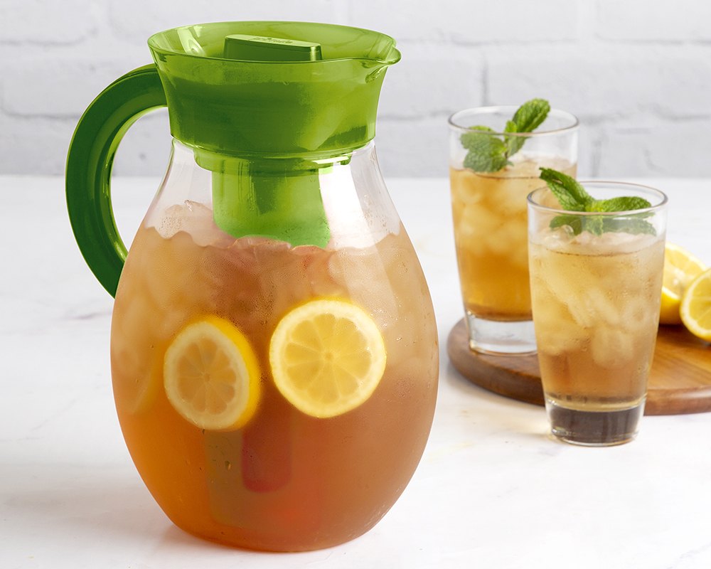 Primula iced tea pitcher with lemon and filled glasses